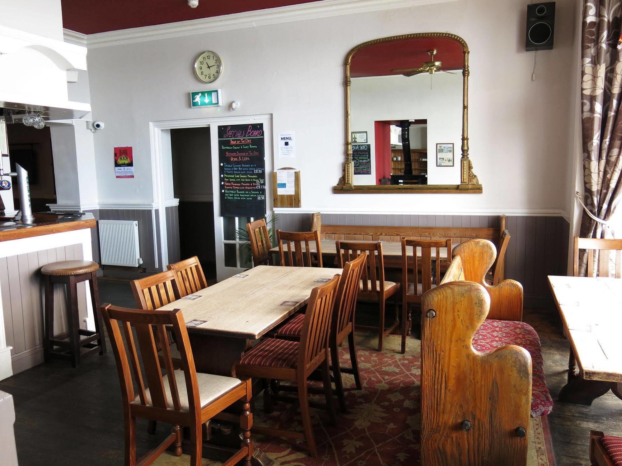 Inn The Glengower 3*